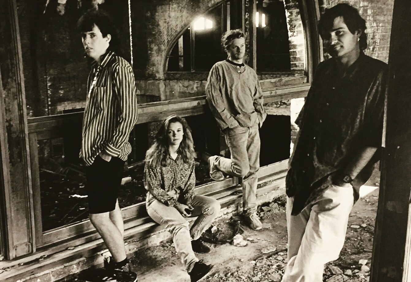 The 1991 band photograph itself, shot in a gutted building